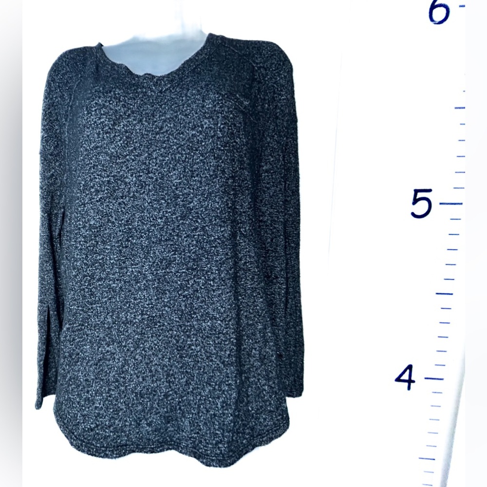 Calvin Klein Gray/Black Heathered V-Neck Sweater Large
